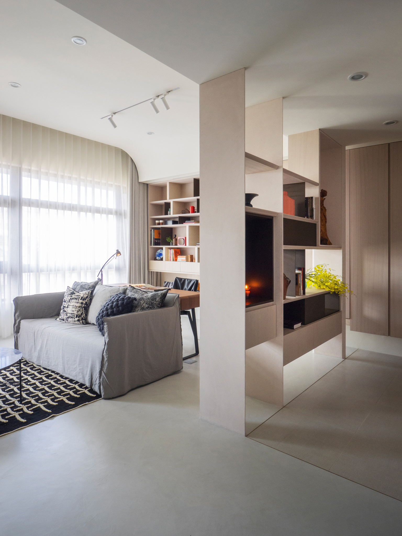 现代混搭风格室内设计家装案例-玄关柜 现代混搭风格室内设计家装案例-玄关柜