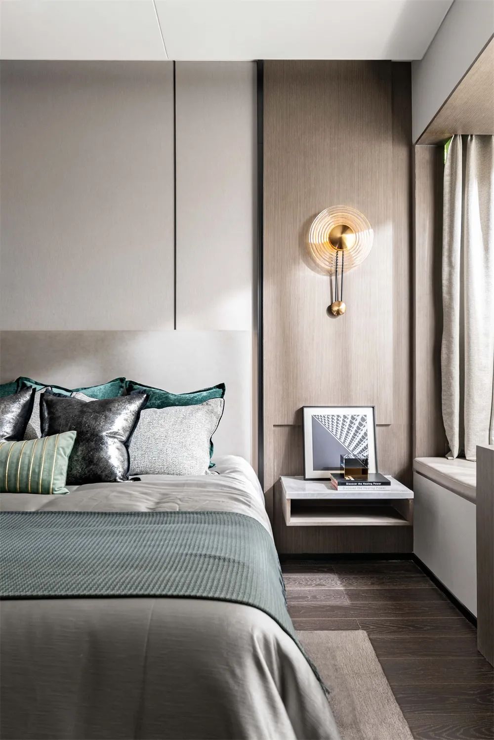 简约新中式风格室内设计家装案例-卧室床头柜